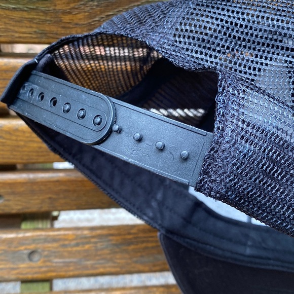 Patagonia faded Black SnapBack Hat 6 panel mesh back cap - Picture 15 of 15